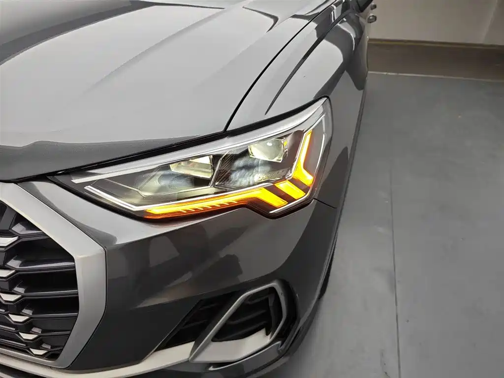 Audi Q3 2019 35 TFSI aggressive and dynamic купить на сайте DeffCars