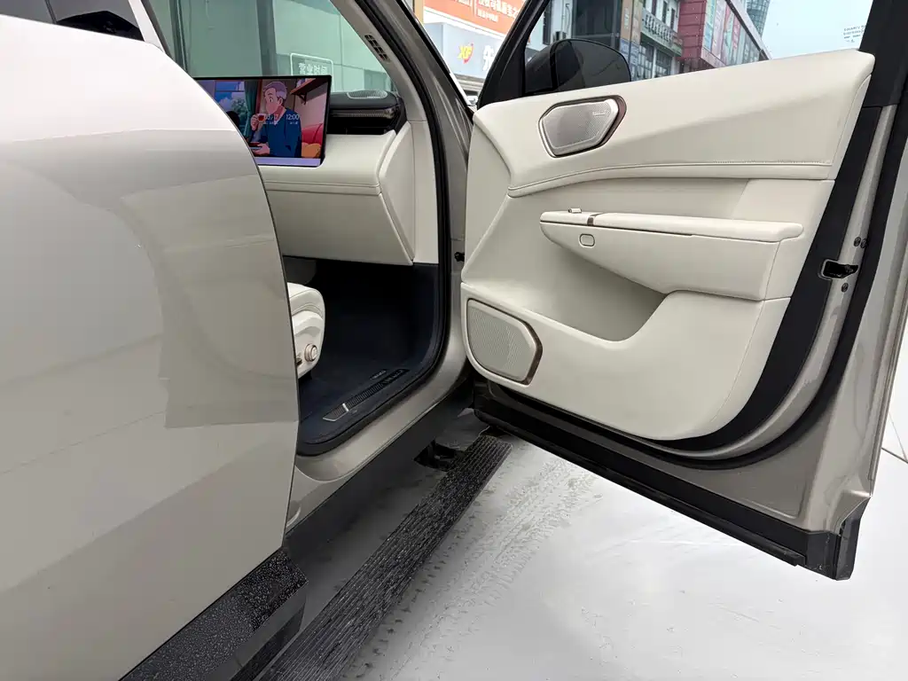 Lynk & Co 900 2025 2.0T Ultra купить на сайте DeffCars