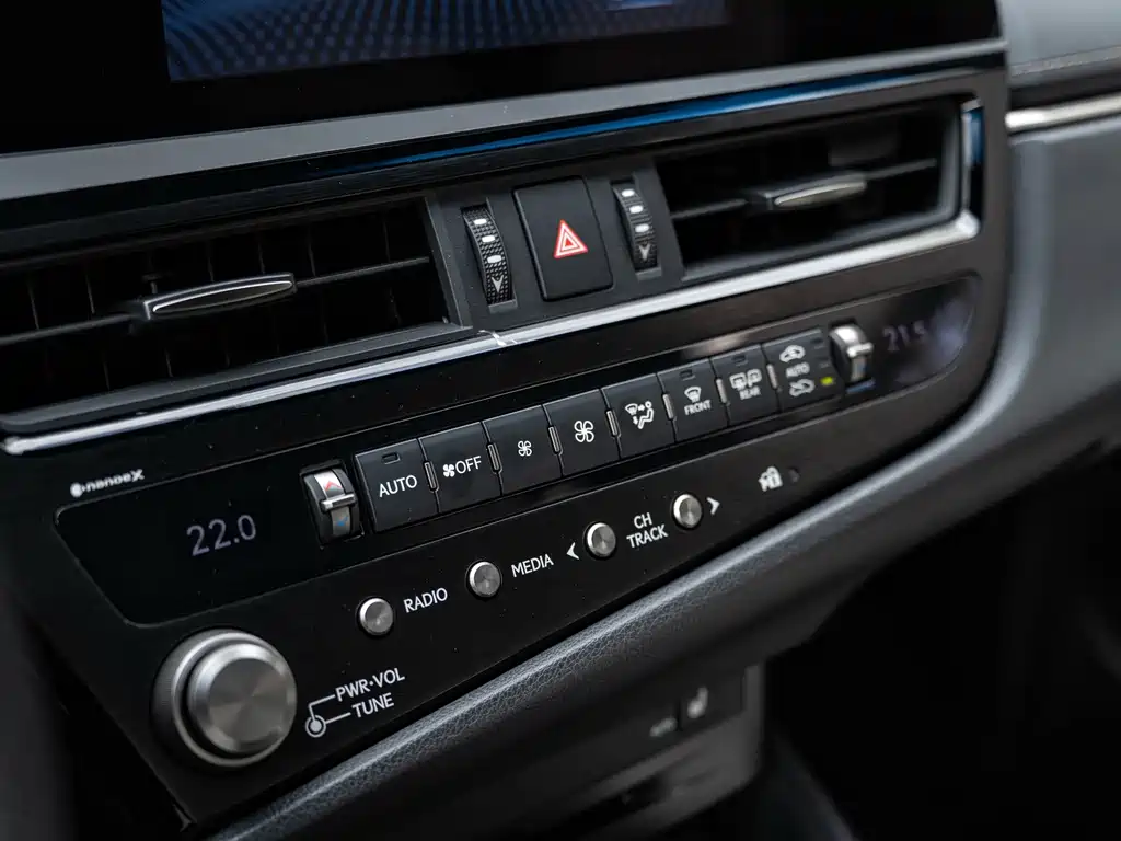 Lexus ES 2021 300h F SPORT купить на сайте DeffCars