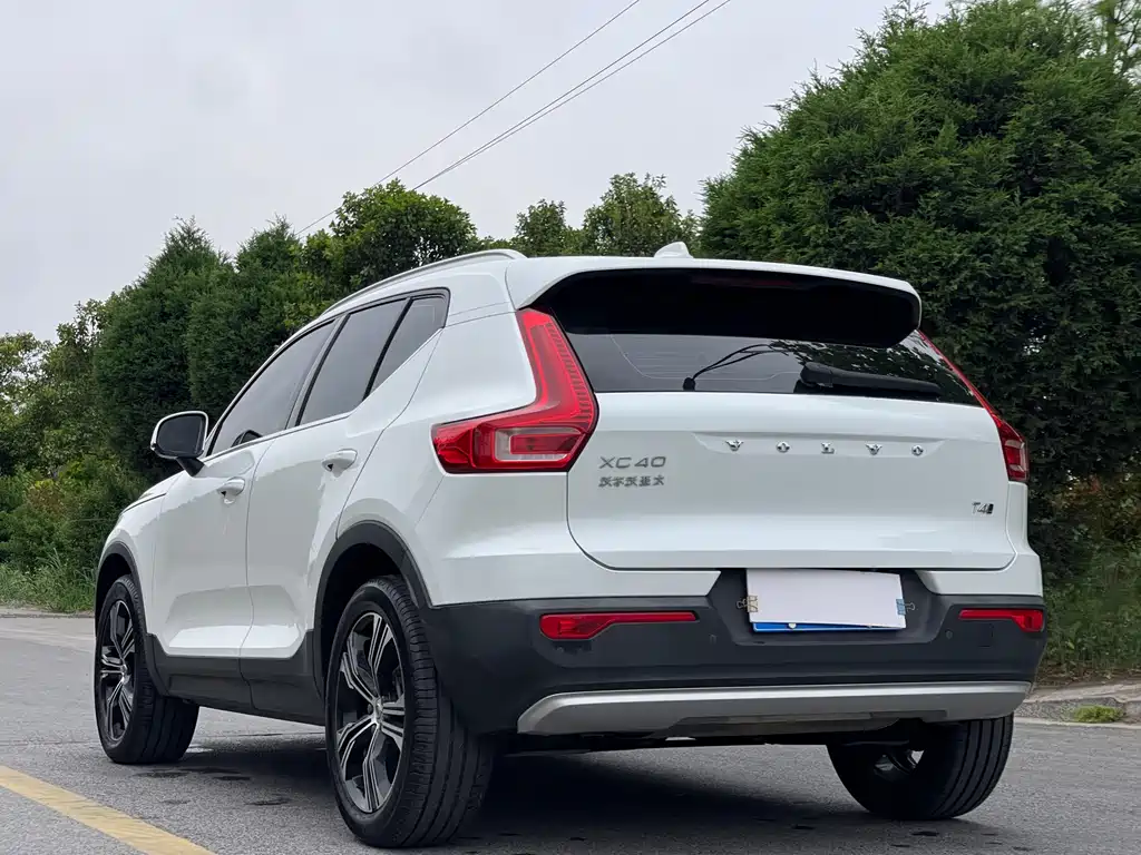 Volvo XC40 2021 T4 four-wheel drive Zhiyuan Sport Edition купить на сайте DeffCars