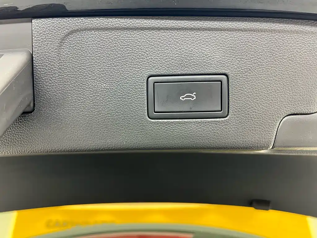 Touron 2024 Touron X 380TSI four-wheel drive luxury version купить на сайте DeffCars