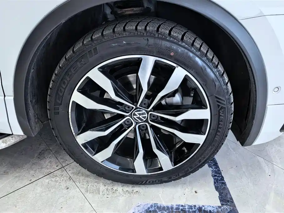Tiguan L 2021 330TSI automatic two-wheel drive R-Line version купить на сайте DeffCars