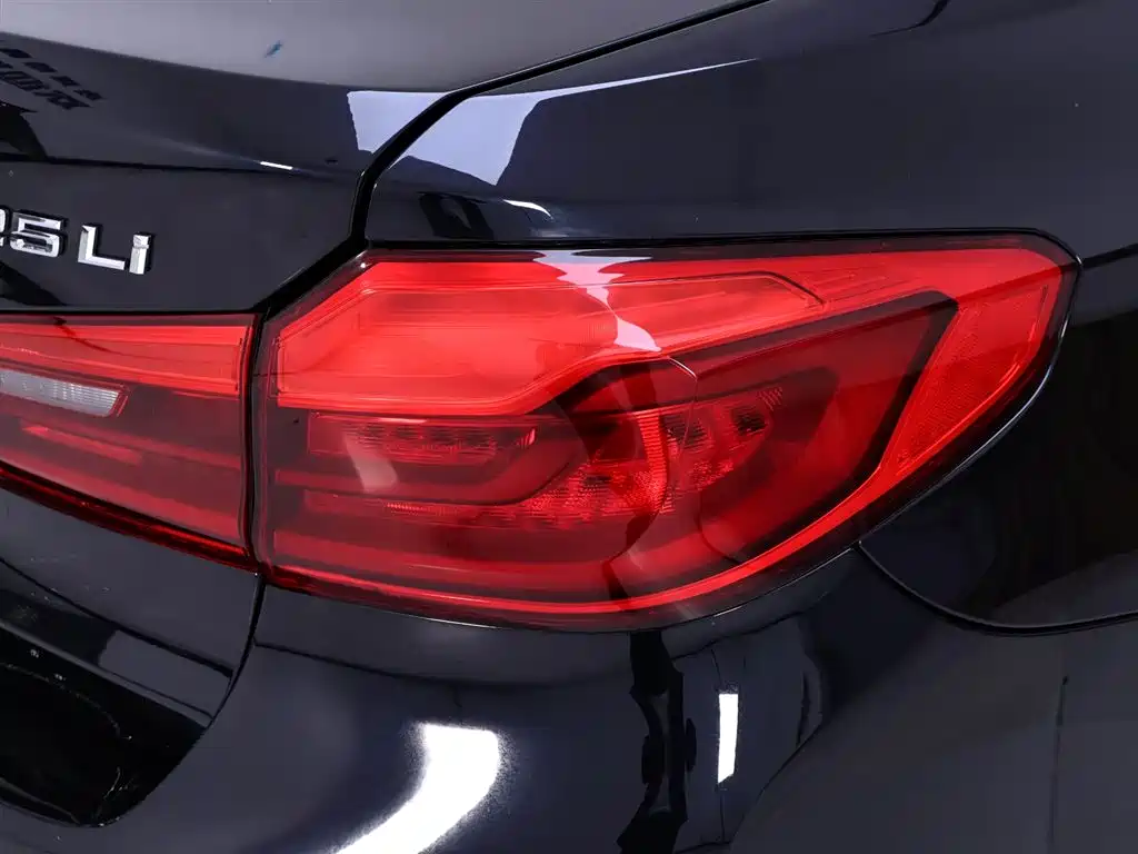 BMW 5 Series 2020 525Li M Sports Package купить на сайте DeffCars