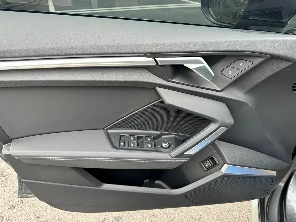 Audi A3 2025 A3L Limousine 35TFSI Flying Spur Exclusive купить на сайте DeffCars