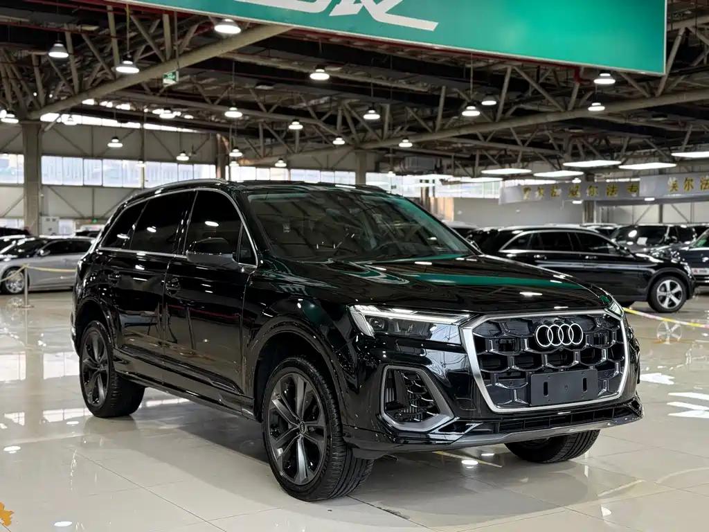 Audi Q7 2025 55 TFSI quattro S line sports купить на сайте DeffCars