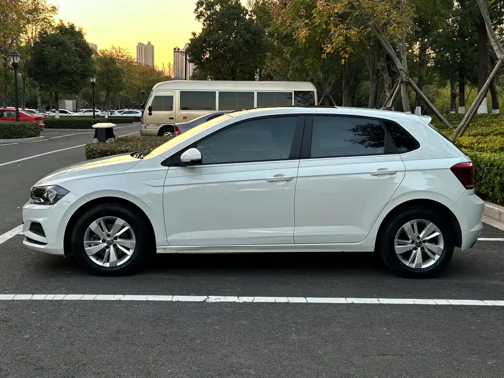 Polo 2021 Plus 1.5L Automatic Panoramic Enjoyment Edition купить на сайте DeffCars