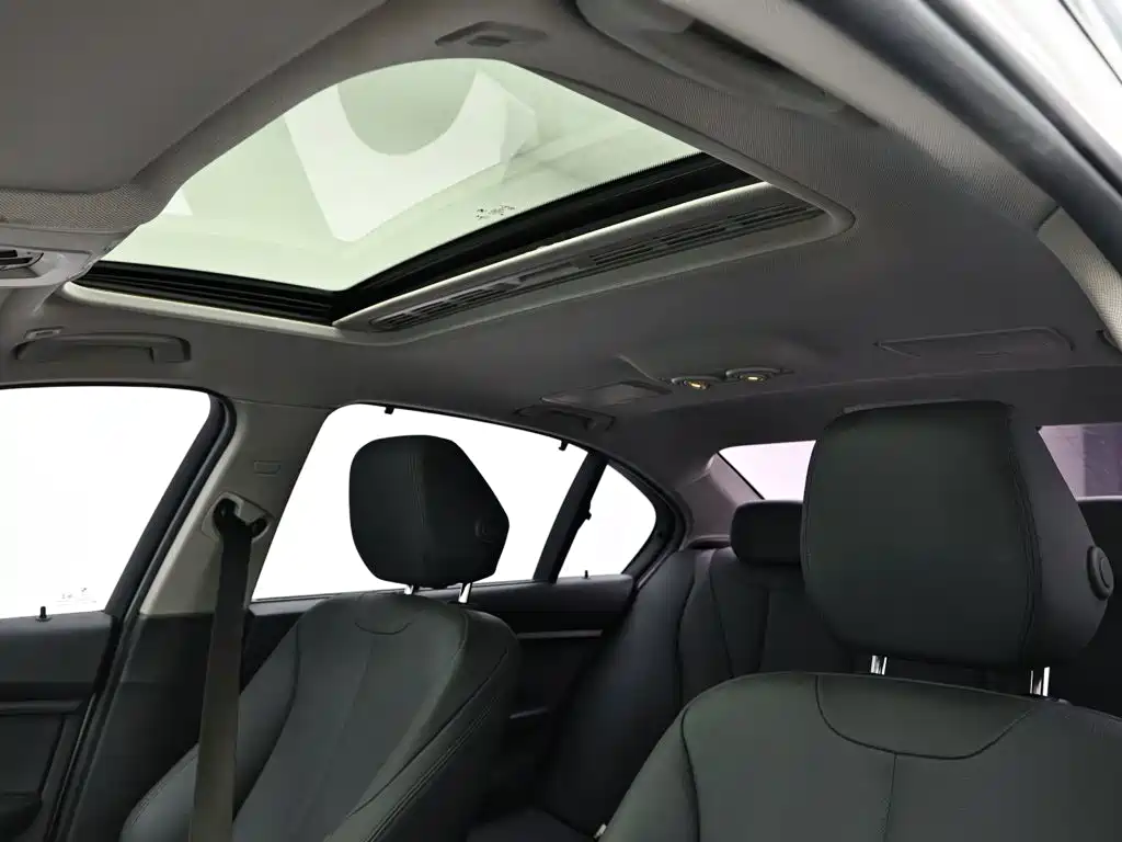 BMW 3 Series 2018 320Li Fashion Model купить на сайте DeffCars