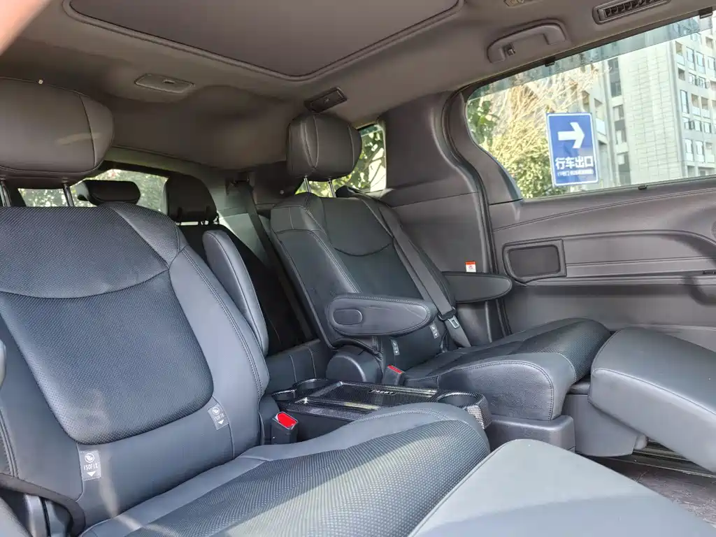 Grevia 2023 2.5L Hybrid Monarch VIP Edition купить на сайте DeffCars