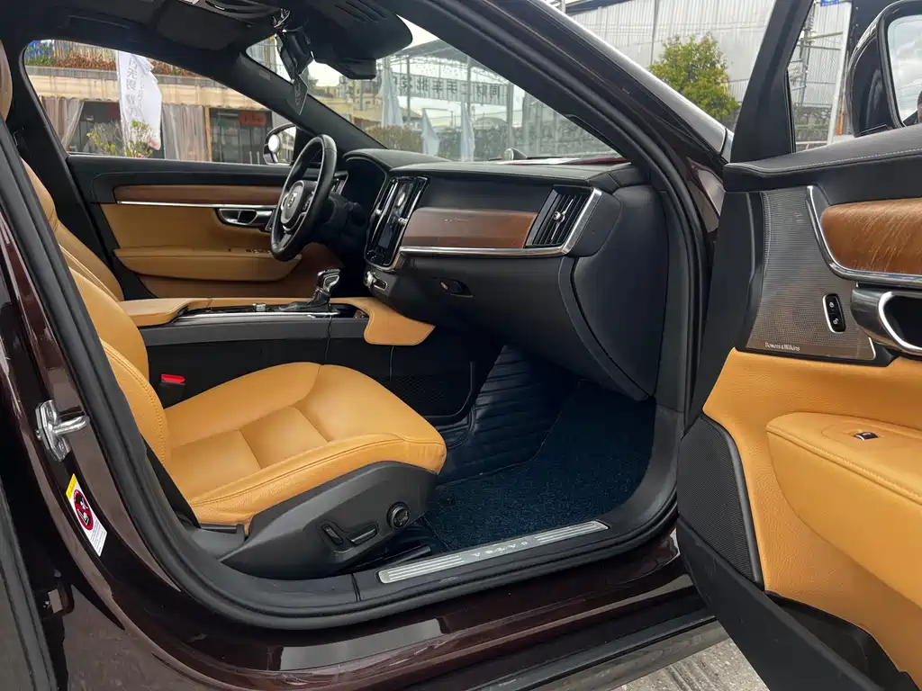 Volvo S90 2018 T5 Zhiya Edition купить на сайте DeffCars
