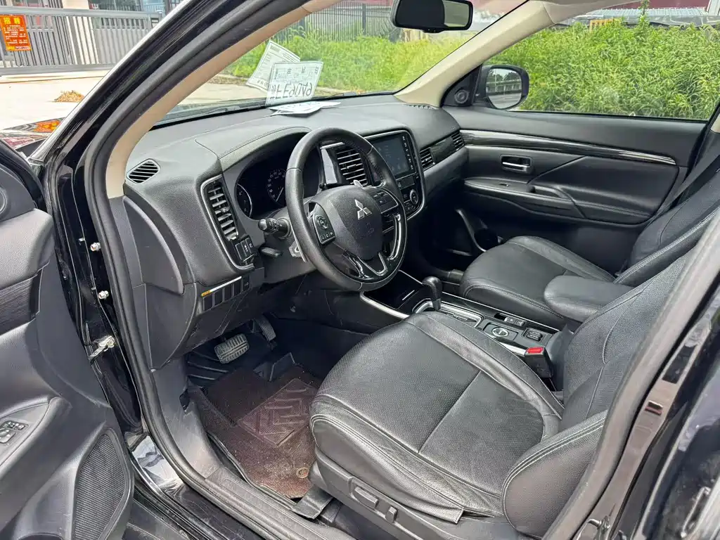 Outlander 2018 2.4L four-wheel drive elite version 5 seats купить на сайте DeffCars