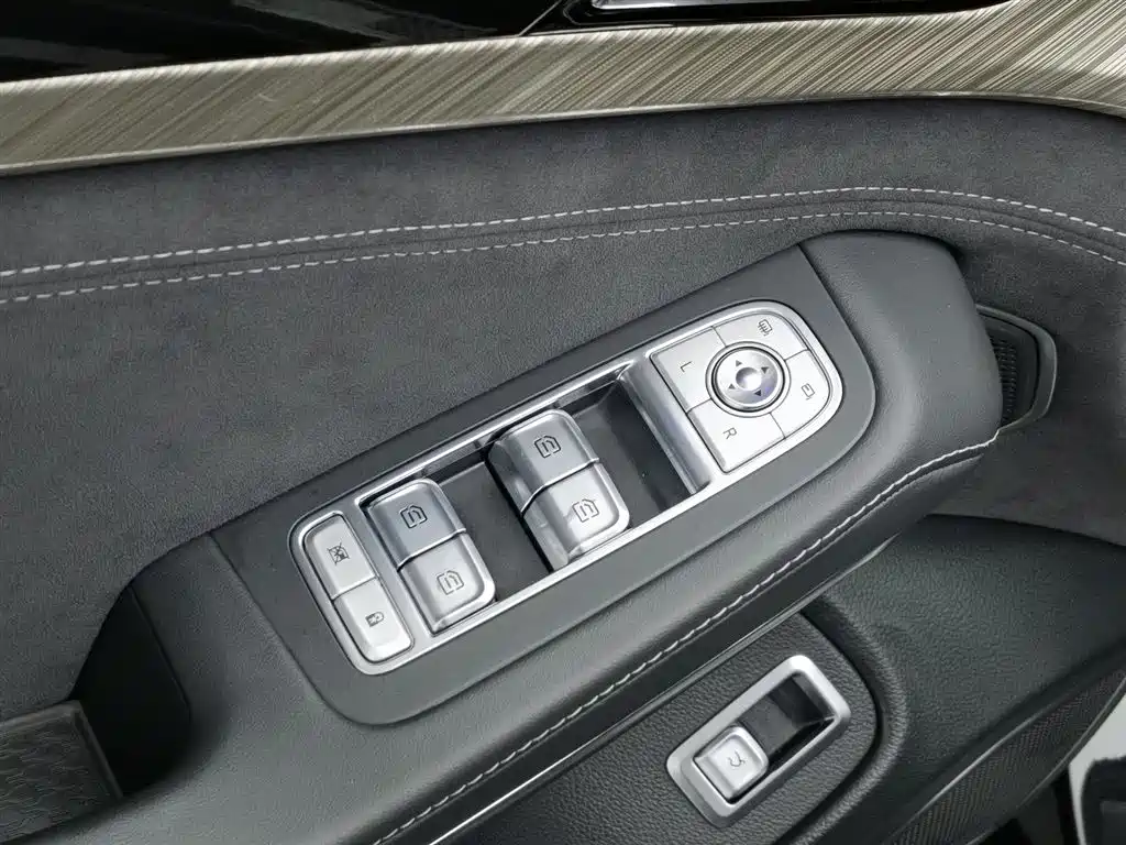 Hongqi H9 2020 3.0T Zhilian Qiling four-seater version купить на сайте DeffCars