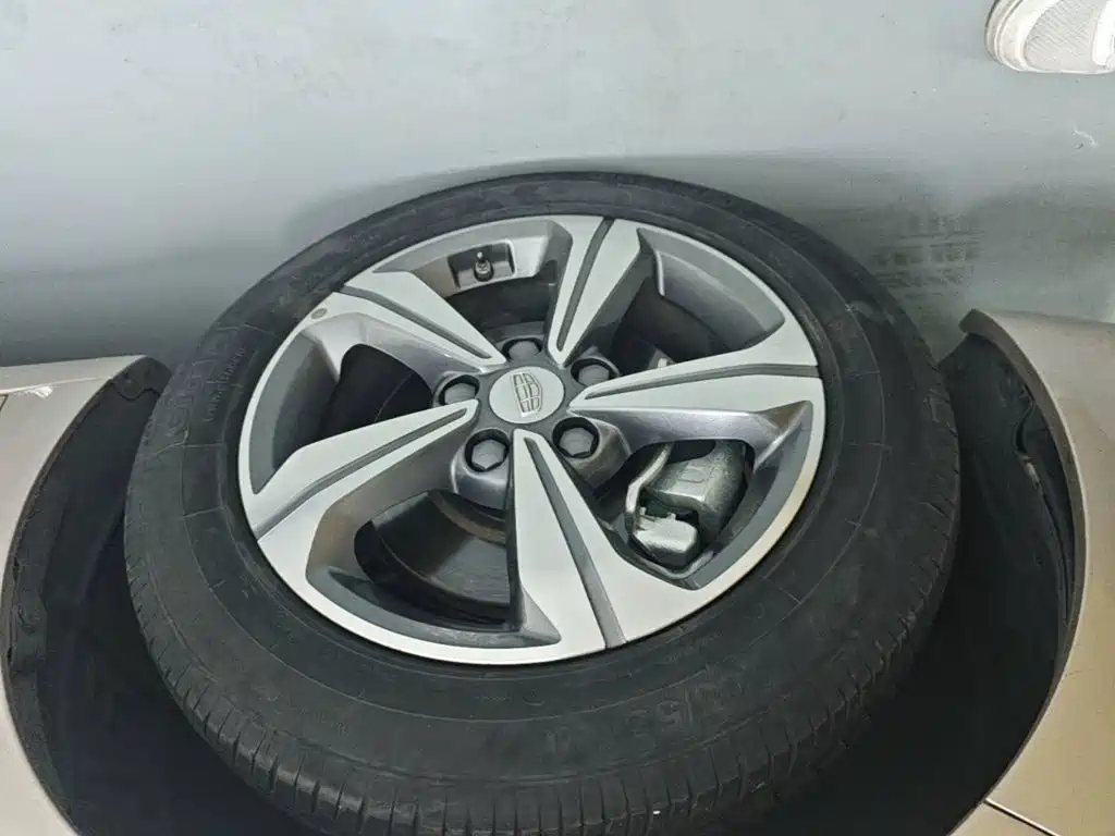 Emgrand GL 2018 1.4T manual elite smart connected model купить на сайте DeffCars