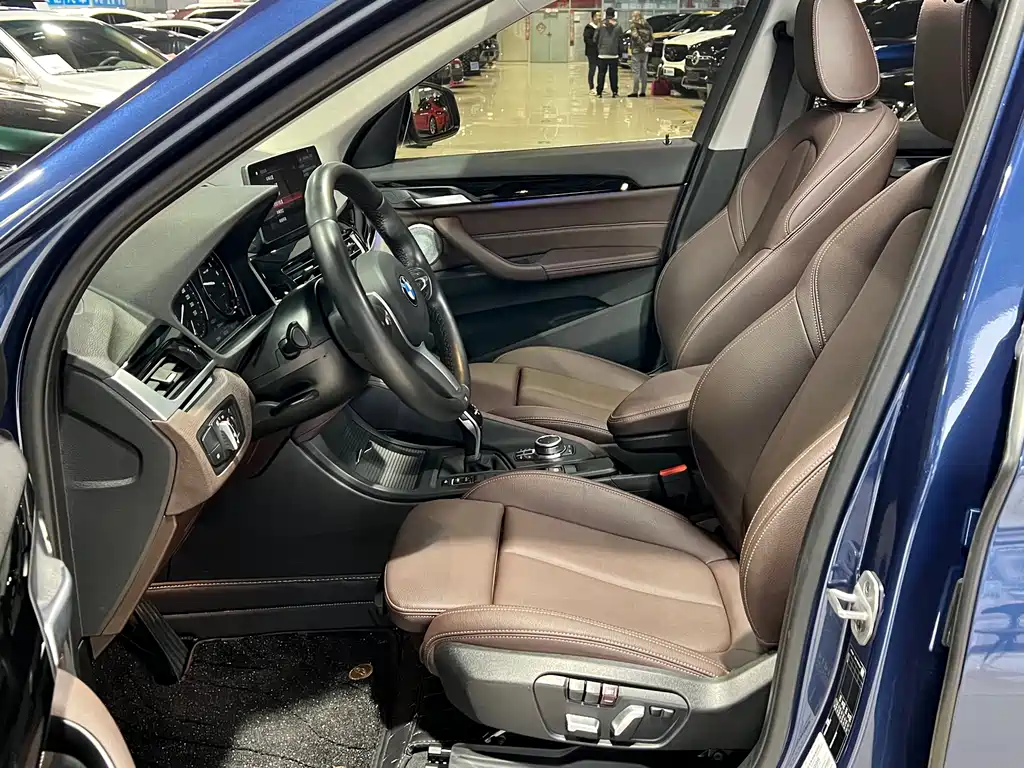 BMW X1 2021 facelift sDrive25Li leading model купить на сайте DeffCars