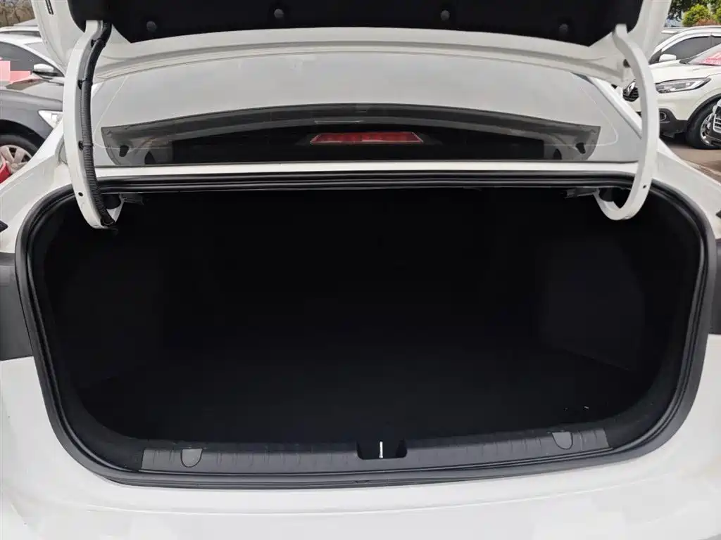 Emgrand 2022 4th generation 1.5L CVT premium model купить на сайте DeffCars