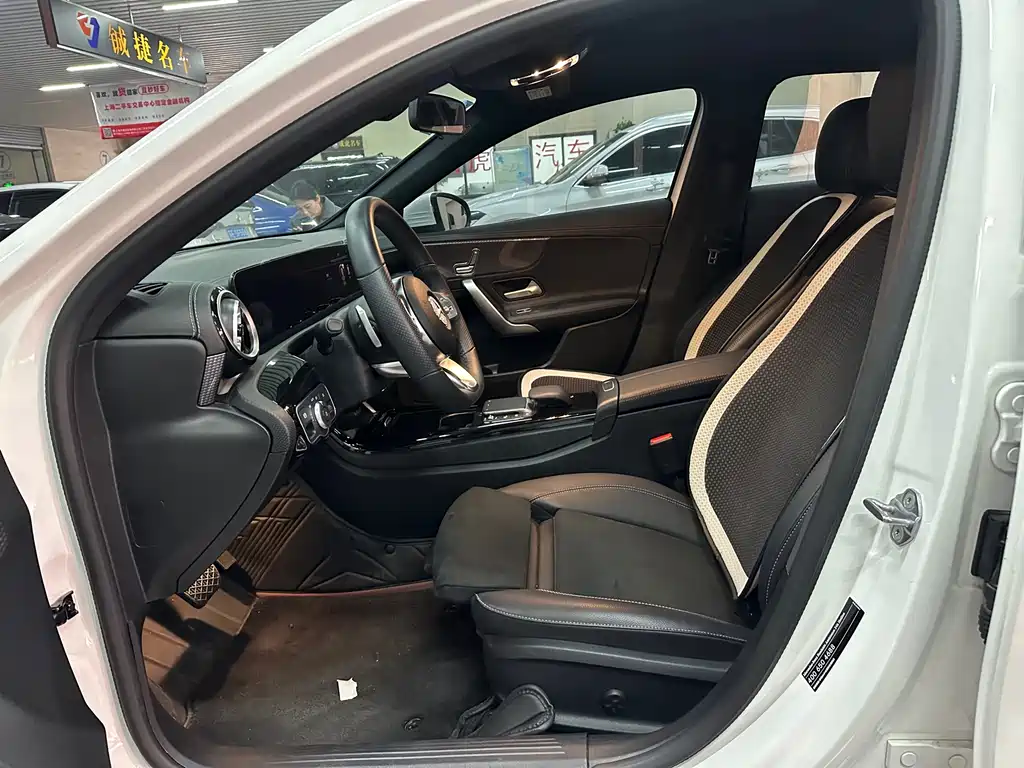 Mercedes-Benz A-Class 2022 Facelift Three A 200 L Sports Sedan Fashionable купить на сайте DeffCars