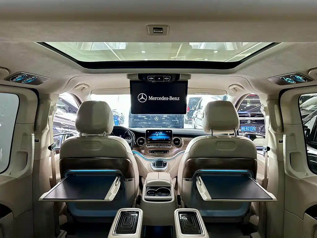 Mercedes-Benz V-Class 2022 V 260 L Long Wheelbase Luxury Edition купить на сайте DeffCars