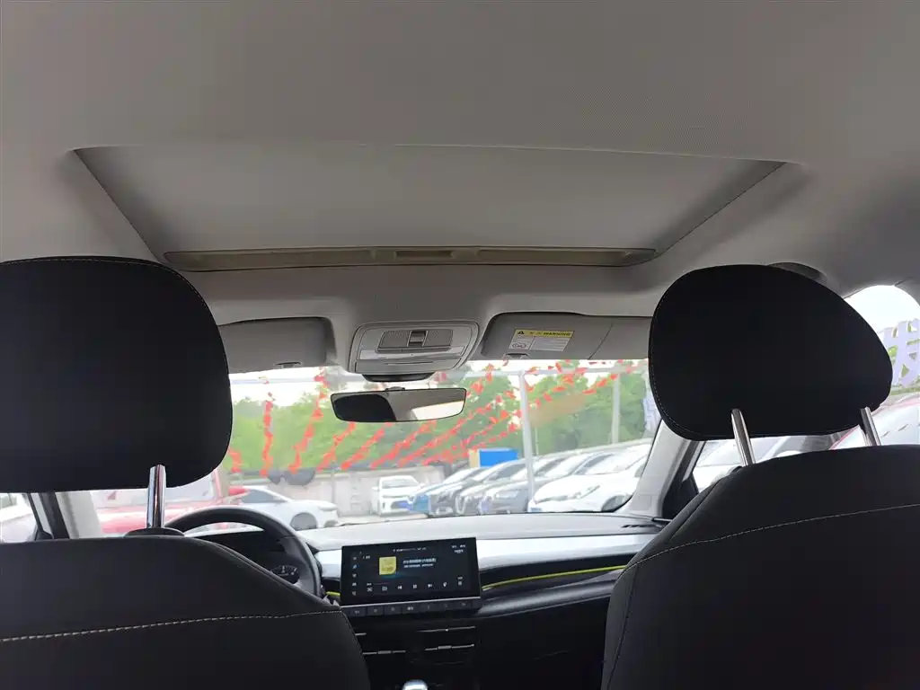 Roewe i5 2021 1.5L CVT Platinum Edition купить на сайте DeffCars