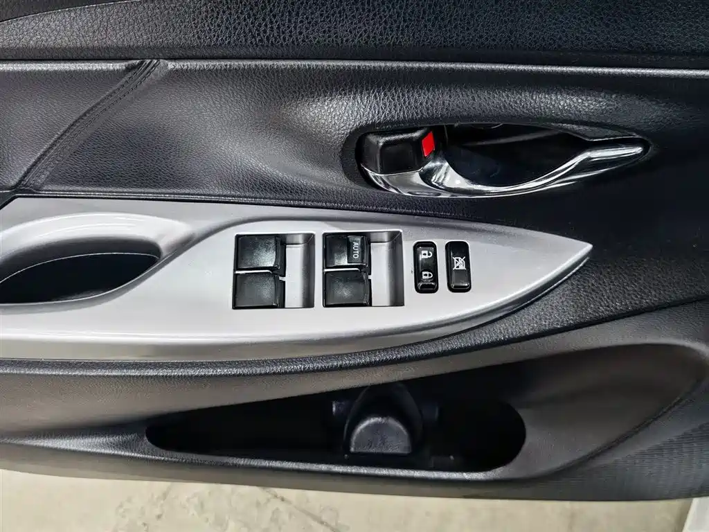 YARiS L 2016 model facelift 1.5G CVT sunroof version купить на сайте DeffCars