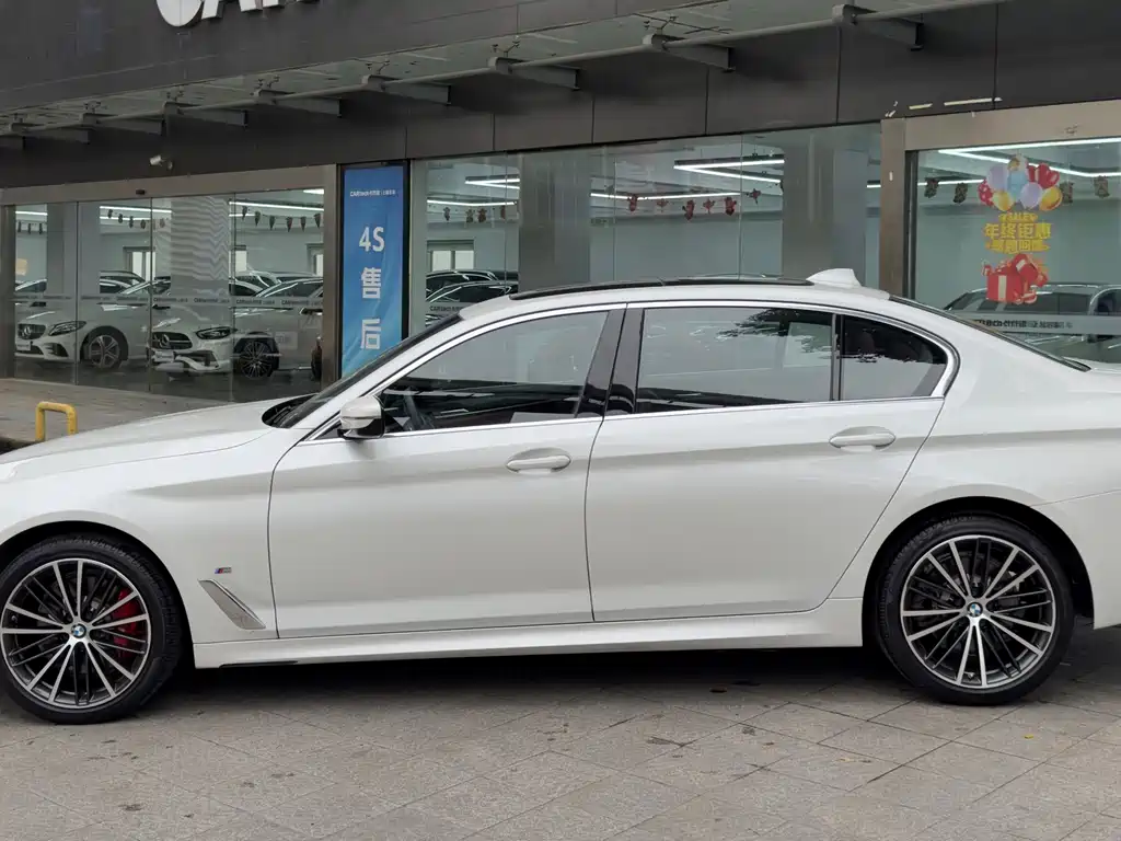 BMW 5 Series 2021 530Li xDrive M Sports Package купить на сайте DeffCars