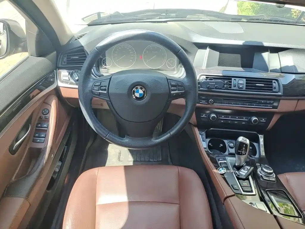 BMW 5 Series 2014 525Li Leading Model купить на сайте DeffCars