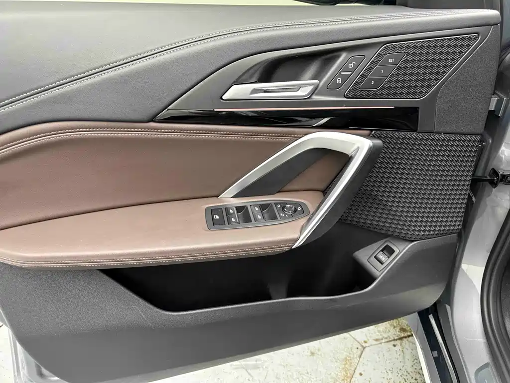 BMW X1 2023 sDrive20Li X Design Package купить на сайте DeffCars