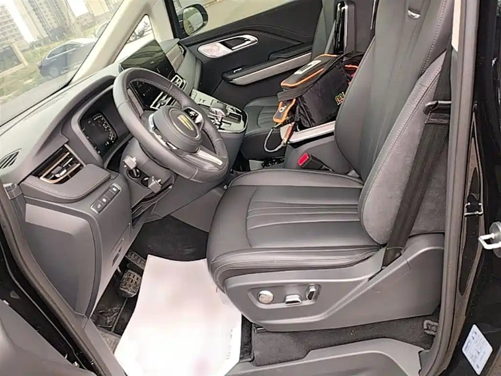Hongqi HQ9 PHEV 2024 2.0T four-wheel drive business version купить на сайте DeffCars