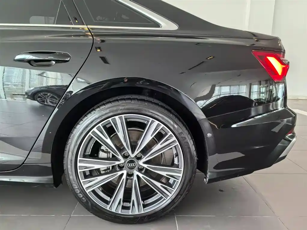 Audi A6L 2024 45 TFSI quattro premium dynamic model купить на сайте DeffCars