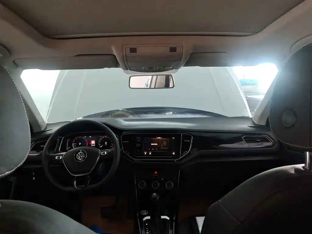 T-ROC 2020 280TSI DSG two-wheel drive comfort model купить на сайте DeffCars