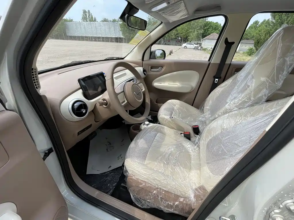 Hongguang MINIEV 2025 fourth generation four-door version advanced model купить на сайте DeffCars