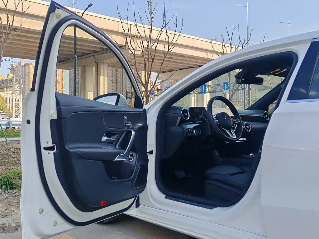 Mercedes-Benz A-Class 2021 A 200 L Sports Sedan Dynamic Type купить на сайте DeffCars