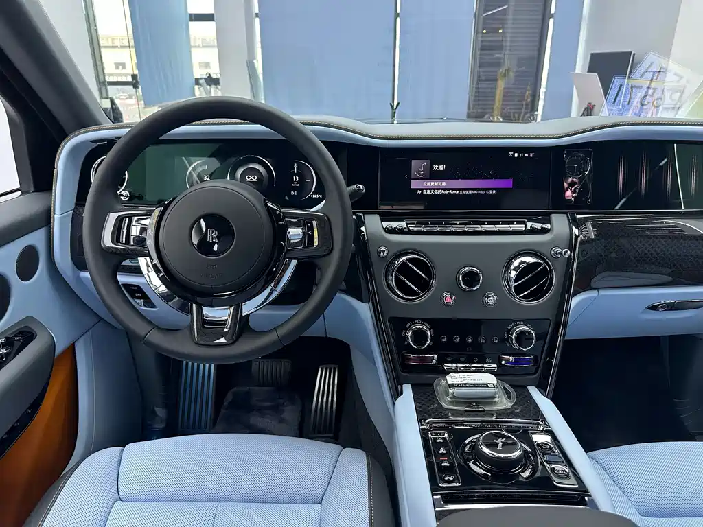 Cullinan 2024 Black Badge купить на сайте DeffCars