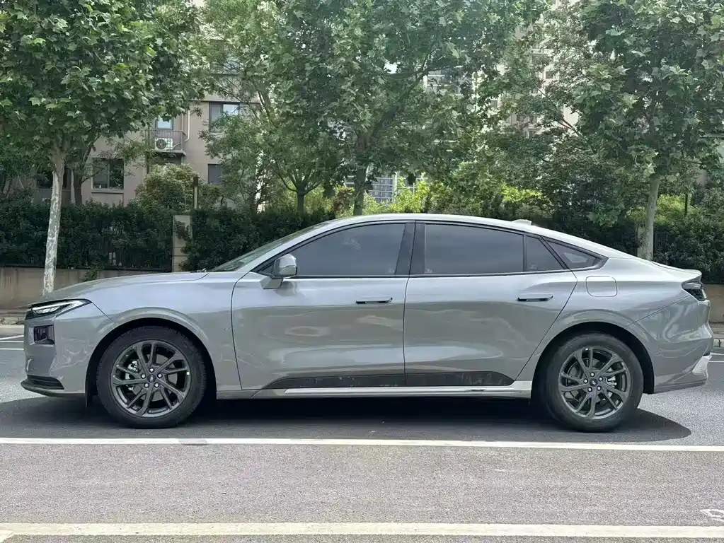 Mondeo 2025 2.0T EcoBoost Luxury купить на сайте DeffCars