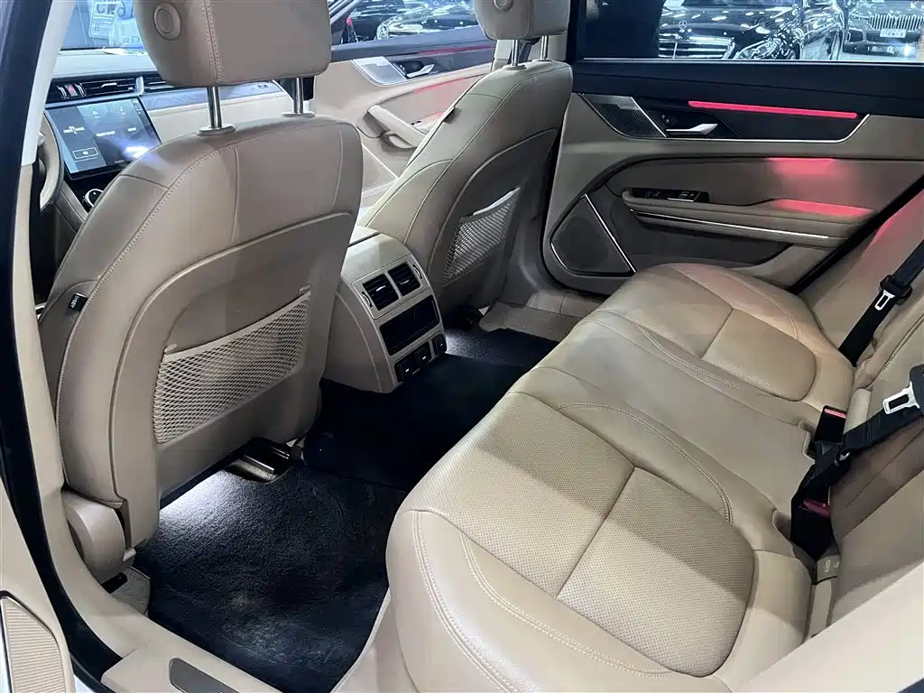 Jaguar XFL 2024 2.0T P250 two-wheel drive exclusive luxury version купить на сайте DeffCars
