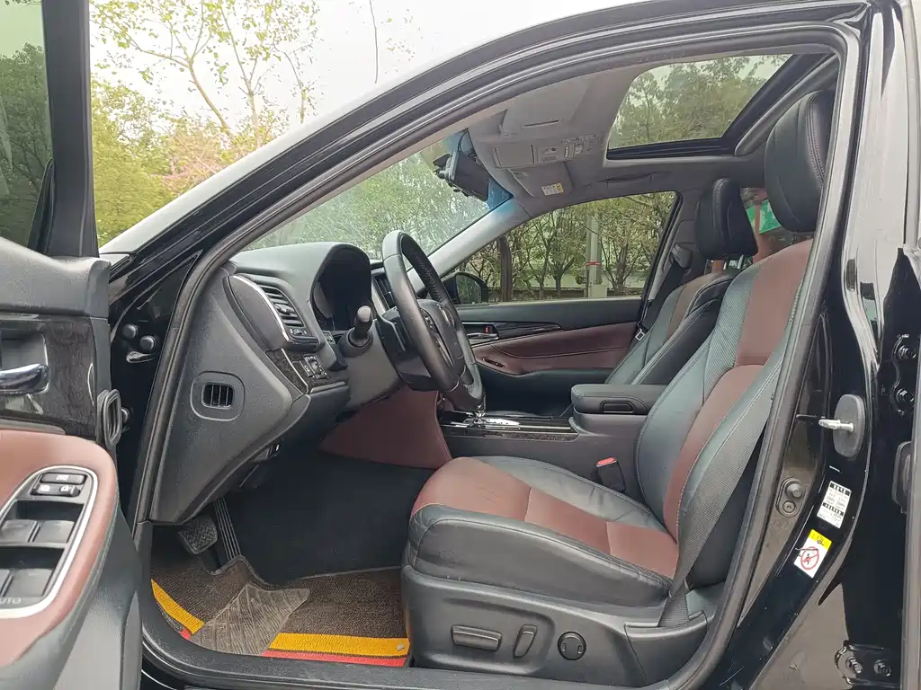 Crown 2018 2.0T Sports Edition купить на сайте DeffCars