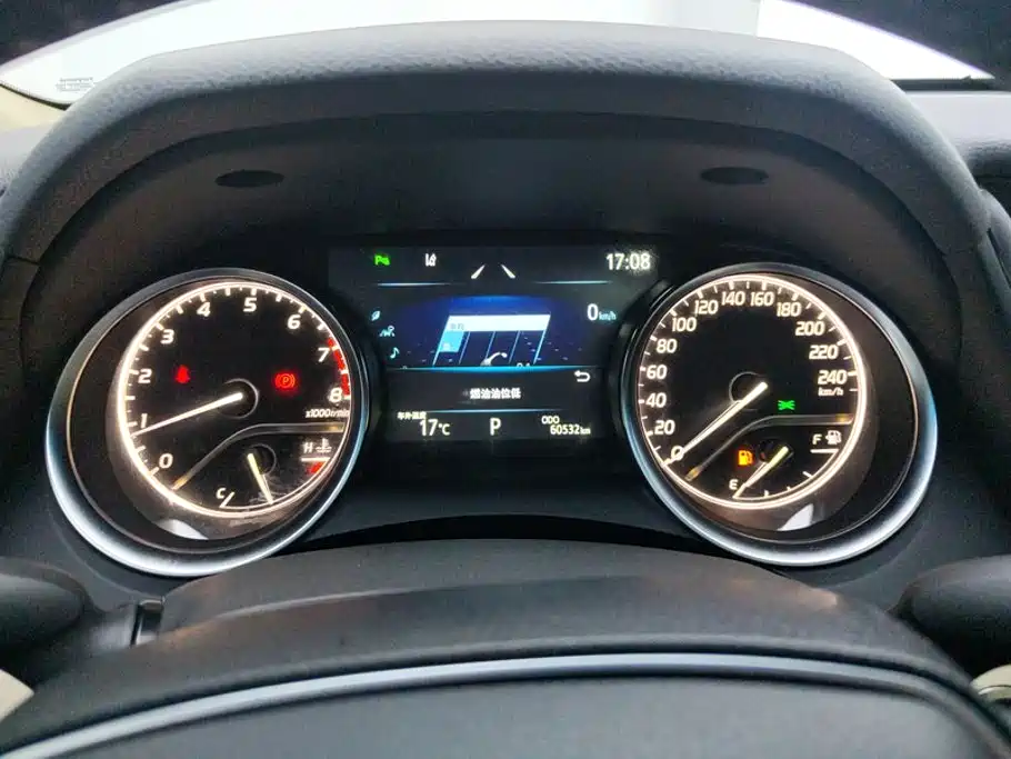 Camry 2021 2.0G Deluxe Edition купить на сайте DeffCars