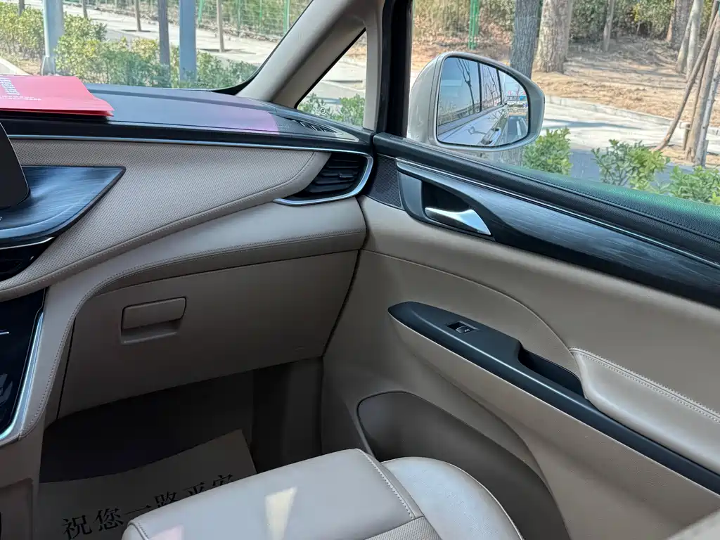 Buick GL8 2021 ES Lu Zun 653T luxury model купить на сайте DeffCars