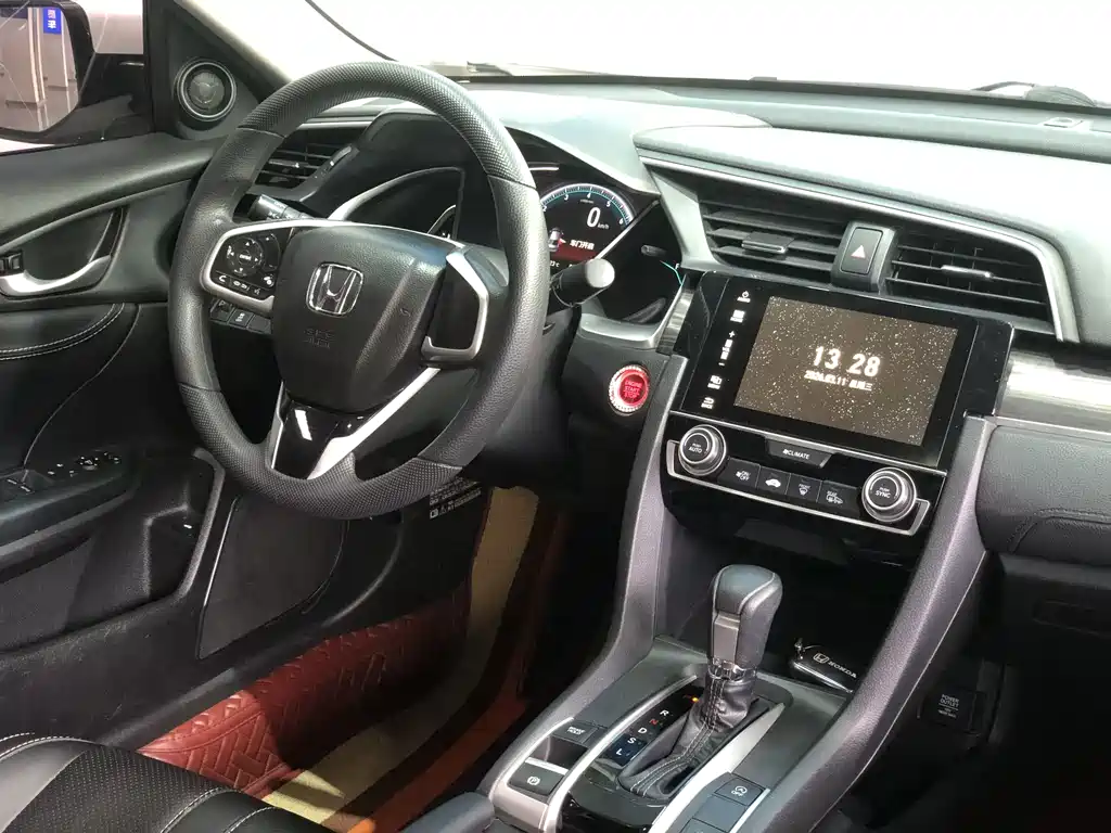 Civic 2019 220TURBO CVT Dynamic Edition National V купить на сайте DeffCars