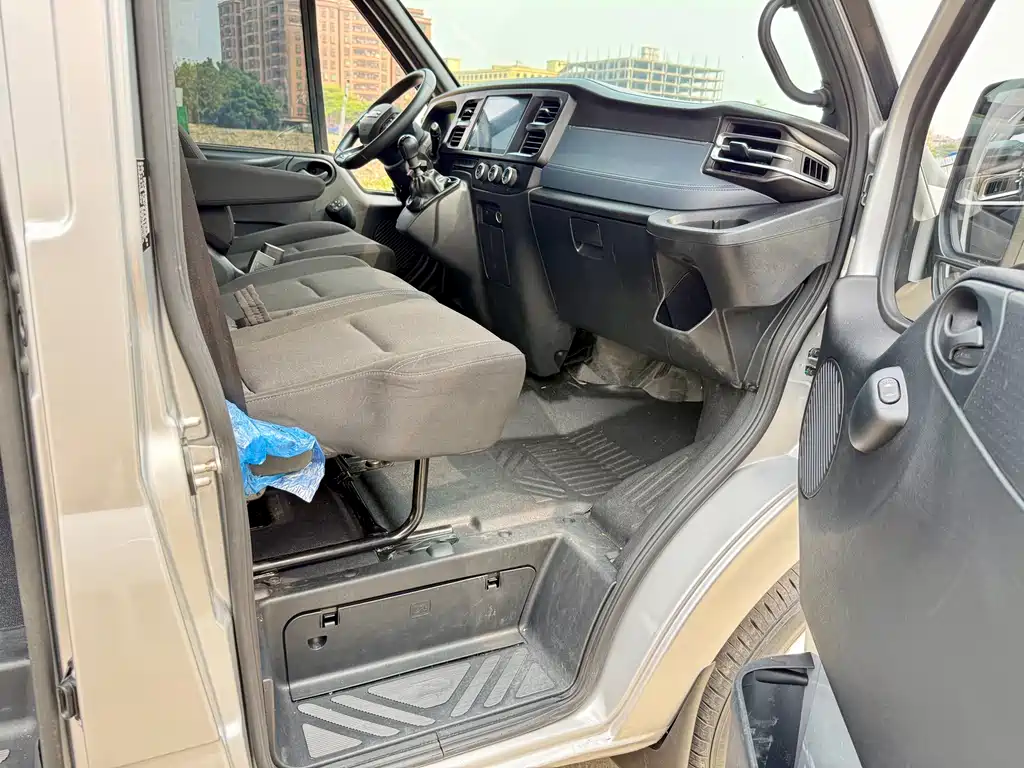 Jiangling Fushun 2025 2.0T 6MT diesel short-axle low-roof commercial multi-purpose passenger car 5/6 seats lift-up tailgate купить на сайте DeffCars