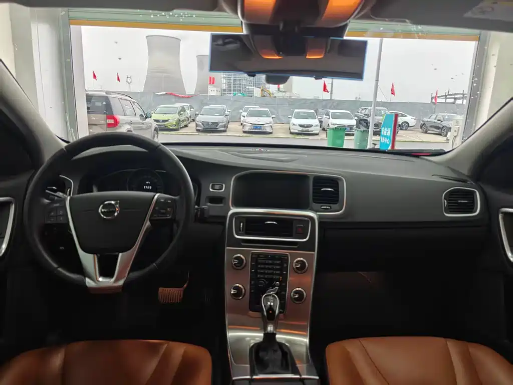 Volvo S60 2019 S60L T3 Smart Edition купить на сайте DeffCars