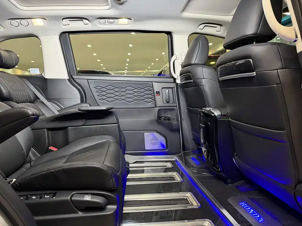 Alison 2024 2.0L e:HEV Deluxe Edition купить на сайте DeffCars