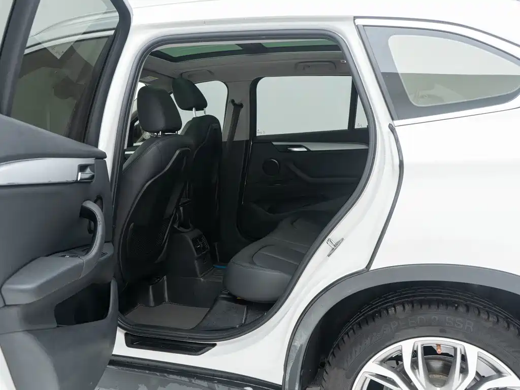 BMW X1 2019 sDrive20Li Leading Model купить на сайте DeffCars