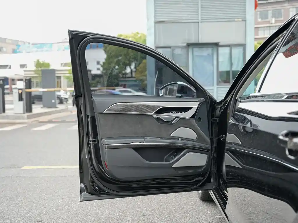 Audi S8 2021 S8L 4.0TFSI quattro купить на сайте DeffCars