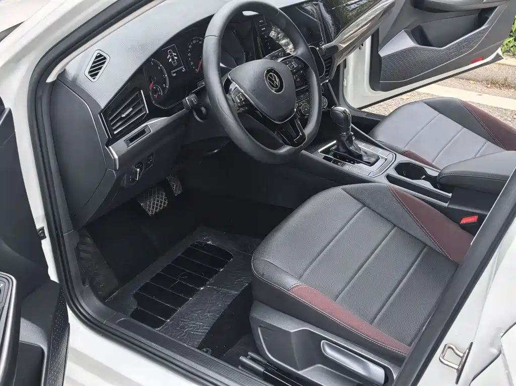 Bora 2021 1.5L automatic comfort intelligent connected version купить на сайте DeffCars