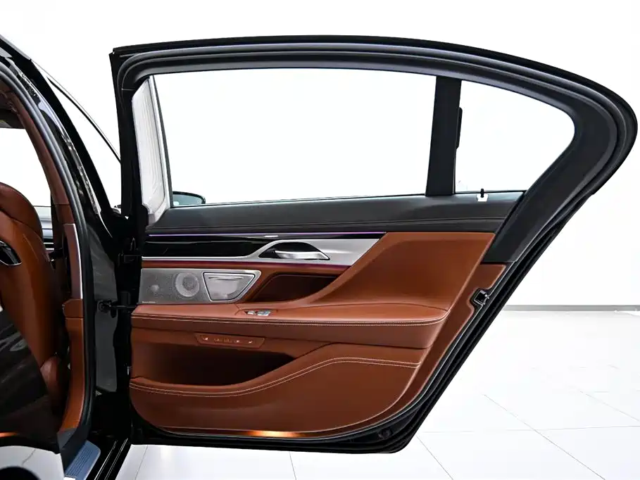 BMW 7 Series 2018 740Li xDrive Exclusive M Sports Package купить на сайте DeffCars