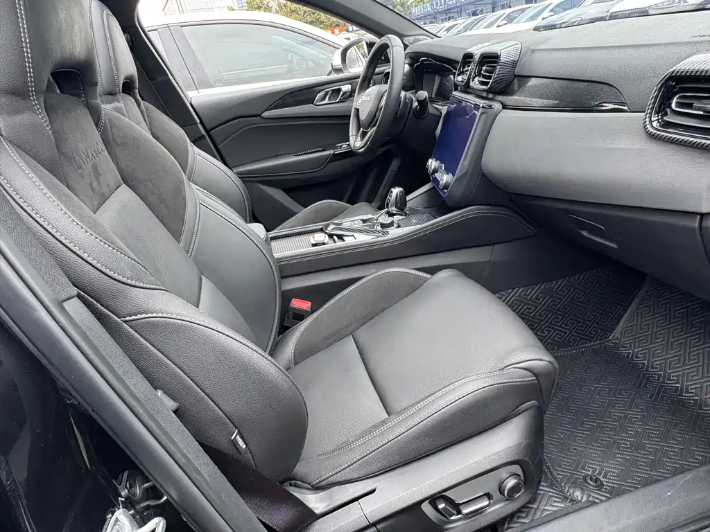 Lynk & Co 03 2019 2.0TD automatic version купить на сайте DeffCars