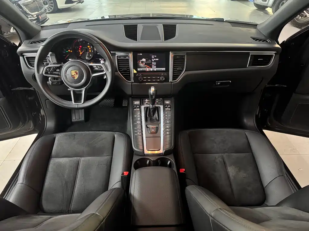 Macan 2017 Macan 2.0T купить на сайте DeffCars