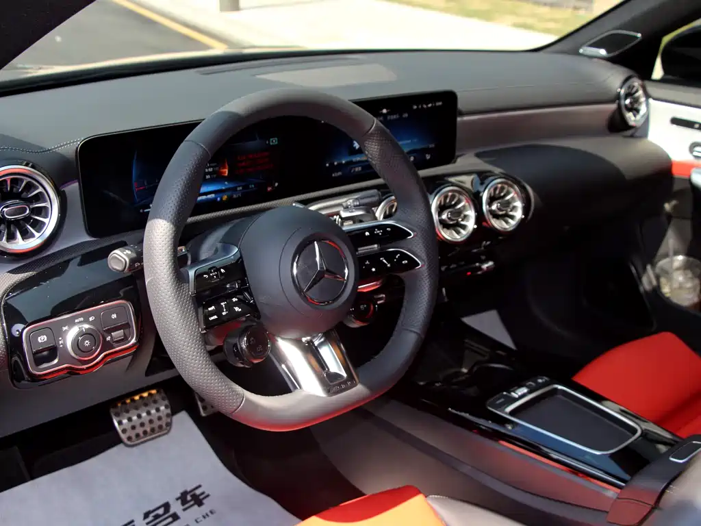 Mercedes-Benz CLA AMG 2025 AMG CLA 35 4MATIC купить на сайте DeffCars