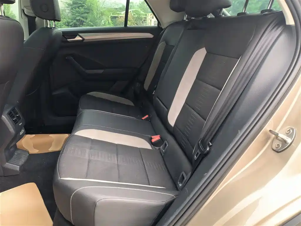 T-ROC 2018 model 230TSI DSG two-wheel drive aggressive model National V купить на сайте DeffCars