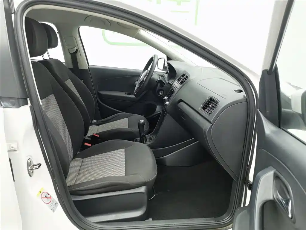 Polo 2013 1.4L manual fashion version купить на сайте DeffCars