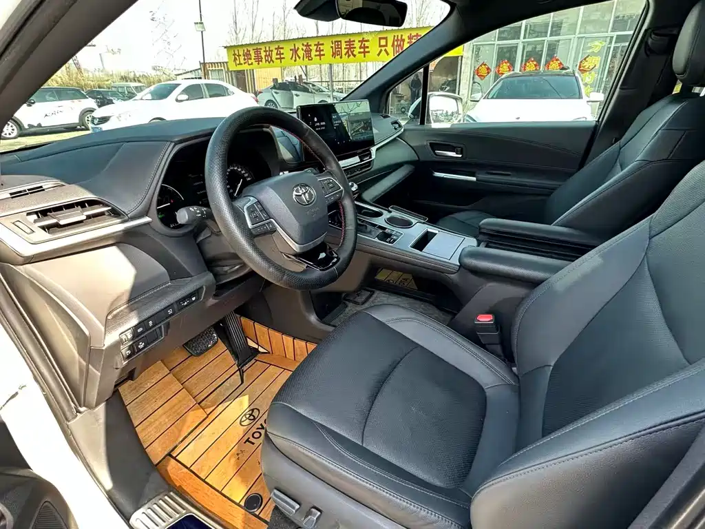 SIENNA 2023 2.5L Hybrid Premium Edition купить на сайте DeffCars